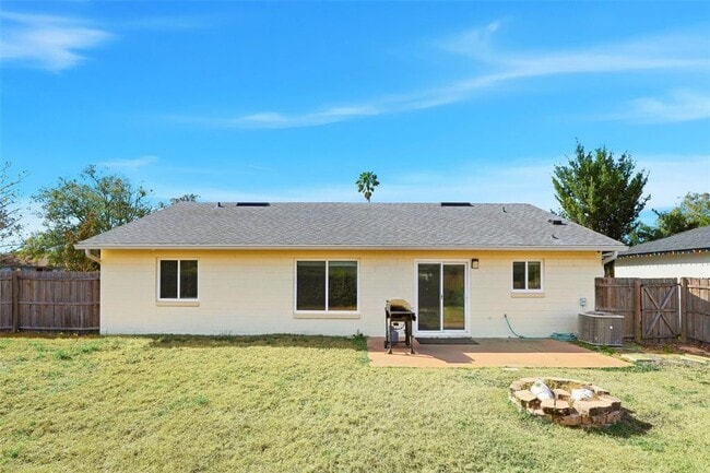 Building Photo - 2701 Carlisle Ave