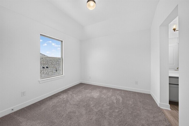 Building Photo - 2803 Sweet Honey Ln
