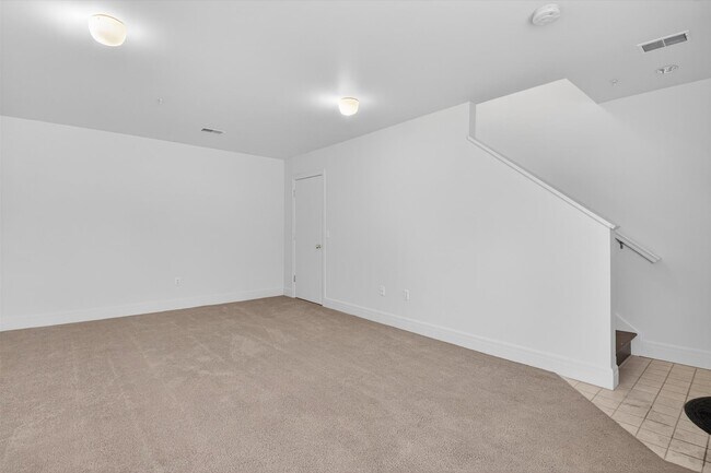 Building Photo - 417 S Ashley St