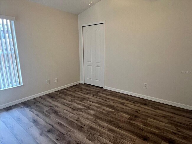 Building Photo - 526 Cypress View Dr