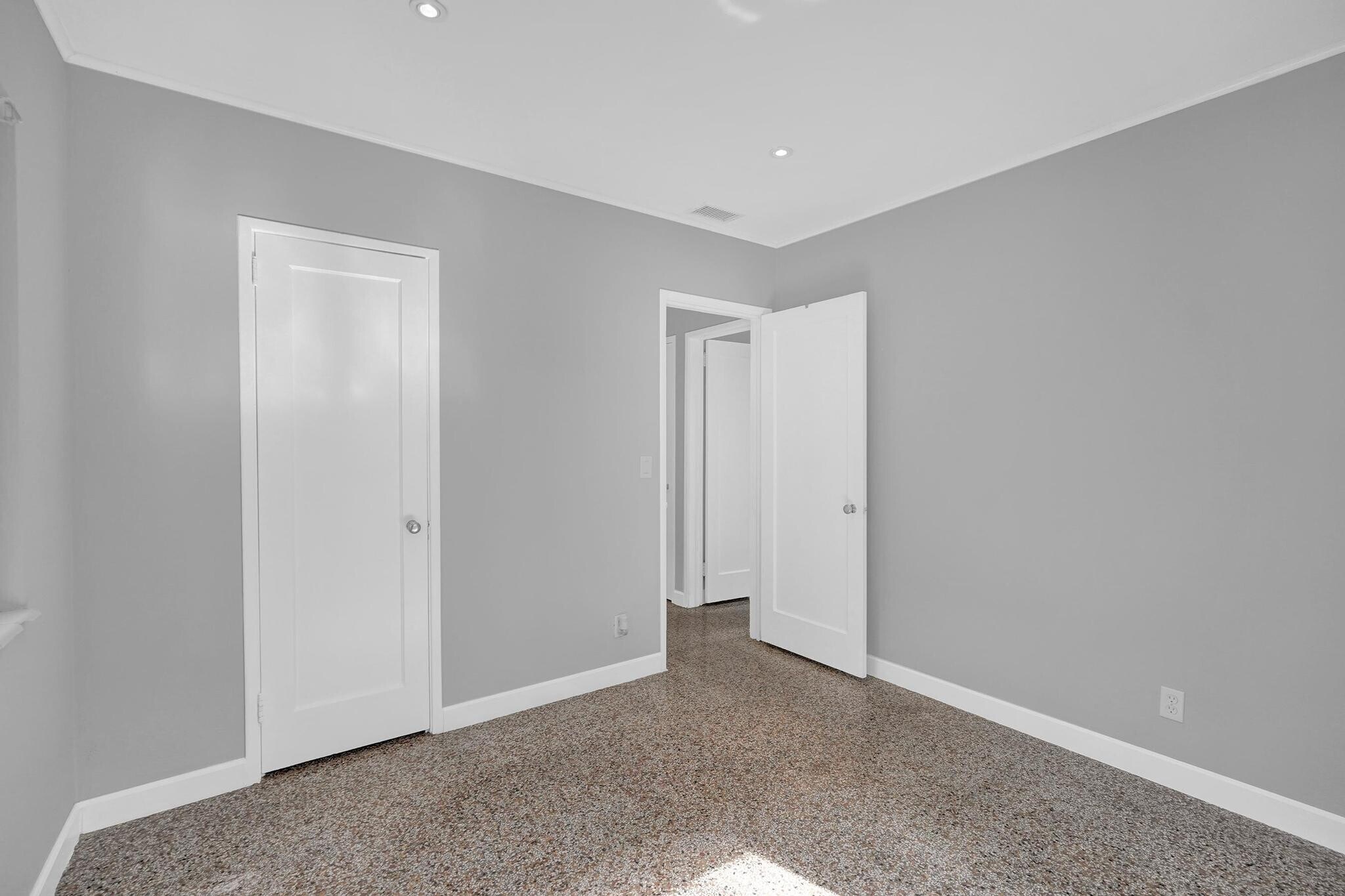 Building Photo - 1101 SW 8th Ter