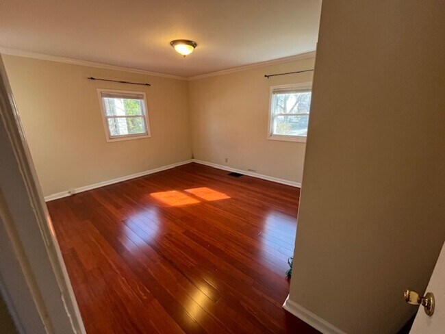 Building Photo - 2 bed 2 bath Single Family Home in Bexley ...