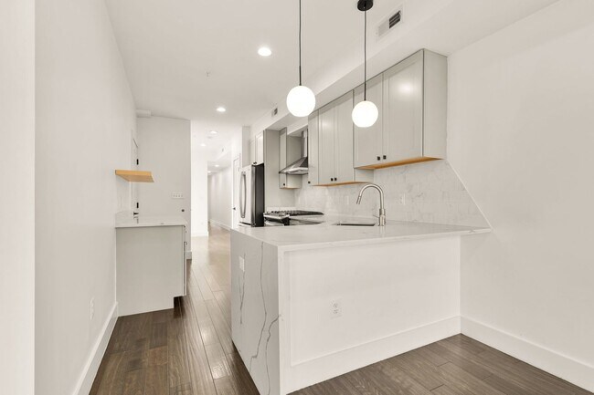 Building Photo - Beautiful 2 Bed/2 Bath in Petworth