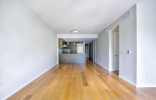 Building Photo - 1705 Ocean Ave