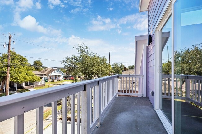 Building Photo - 4310 Canal St