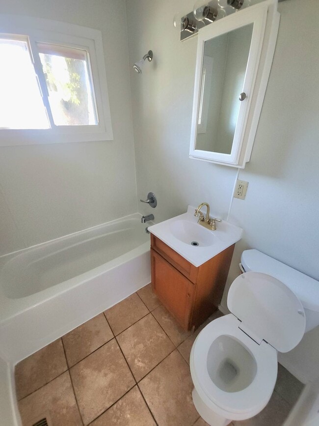 Building Photo - 322 Mary Alice Rd