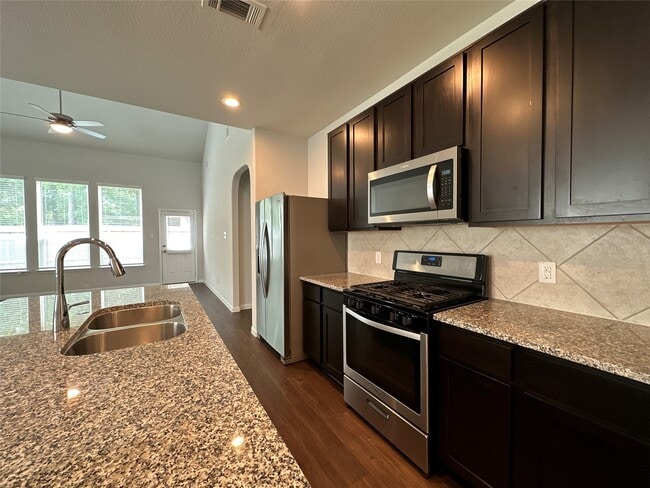 Building Photo - 2611 Hoffman Ln