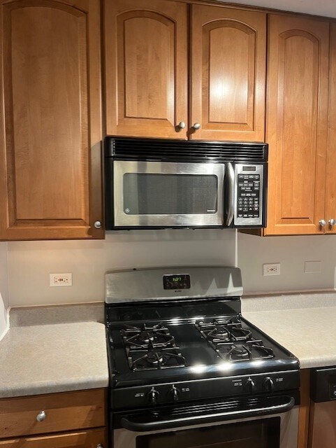 Building Photo - 2422 N Kennicott Dr