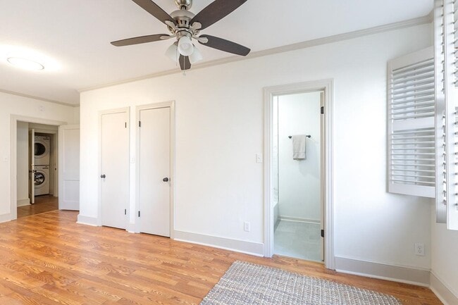 Building Photo - 2014 Golf Terrace Dr