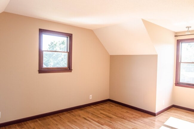 Building Photo - Three Bedroom in Sango!