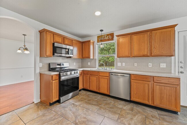 Building Photo - 17142 Kiowa River Ln