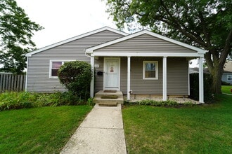 Building Photo - 807 Mansfield Ct
