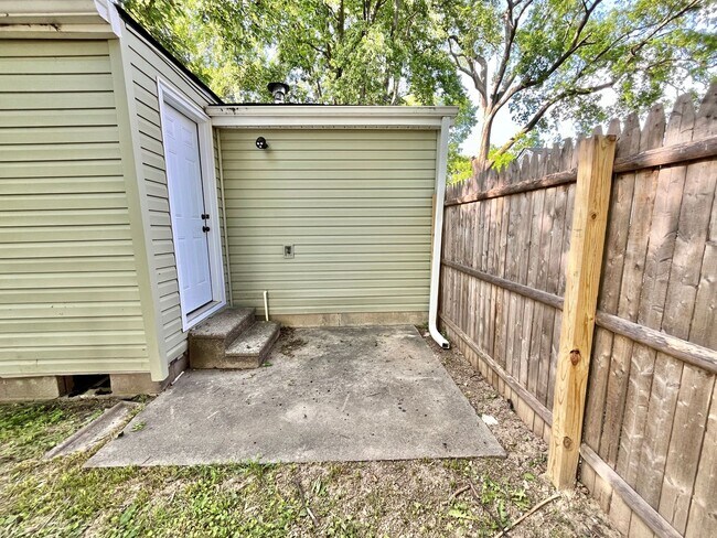 Building Photo - Nice Family Home in the 40215 Area