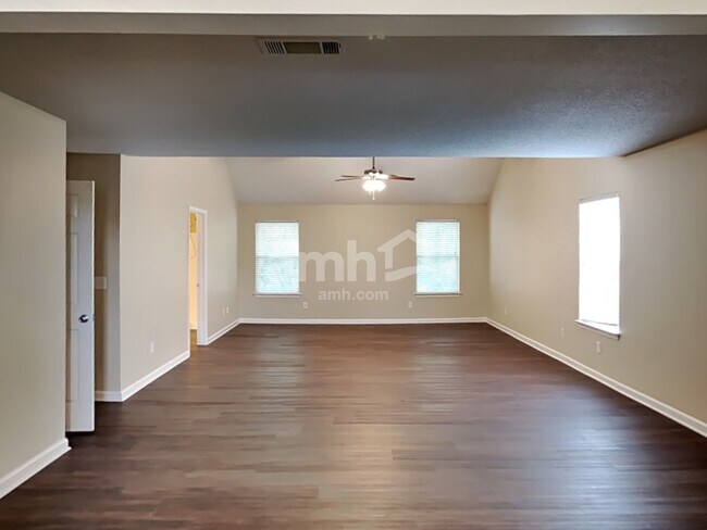 Building Photo - 4909 Lilly Stem Dr