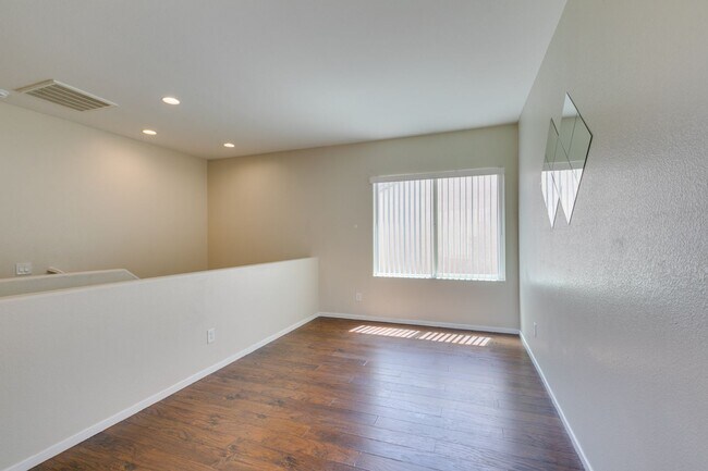 Building Photo - Large home near Aliante*Close to area schools and shopping centers*