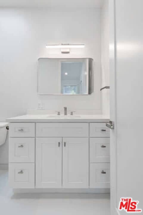 Building Photo - 15912 Vose St