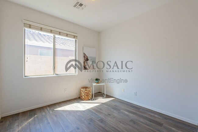 Building Photo - 39718 N Rolling Green Way