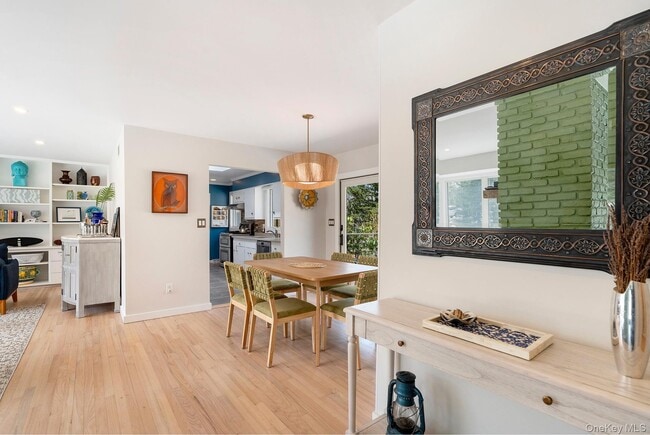 Building Photo - 123 Windward