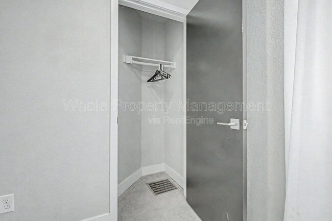 Building Photo - 5737 W 17th Ave