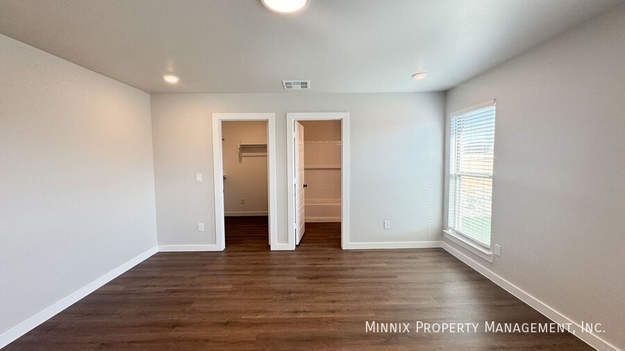 Building Photo - 2156 Kokomo Ave