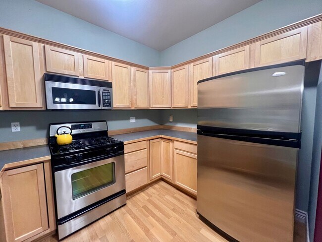 Building Photo - Cozy 2Bd 2Ba El Dorado Condo in Bellingham! (55+ RESIDENTS ONLY)