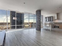 Building Photo - 2430 Victory Park Ln