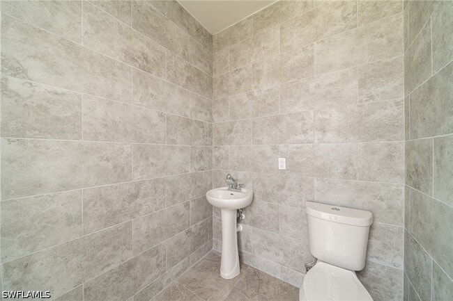 Building Photo - 1608 NW 38th Ave