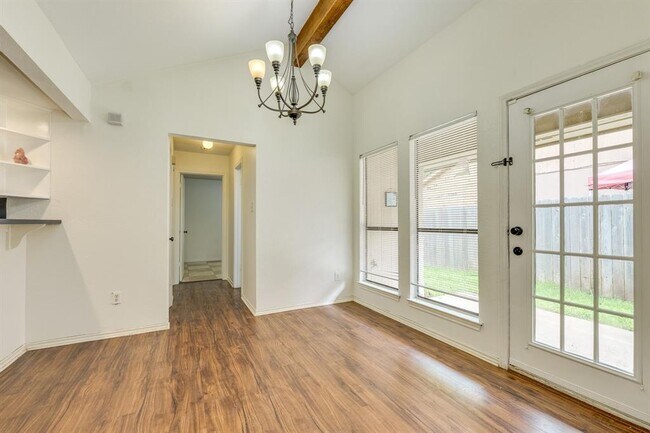 Building Photo - 16041 Stoneham Cir