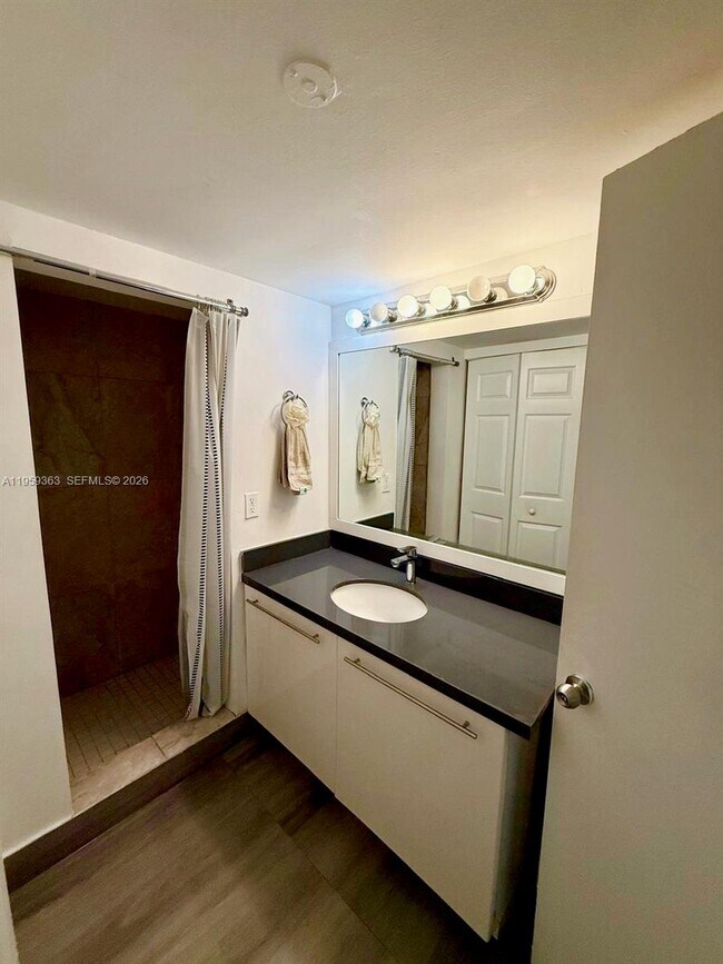 Building Photo - 4205 N University Dr