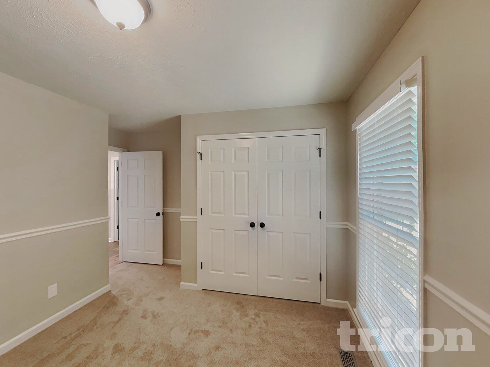 Building Photo - 210 Rollingwood Ct