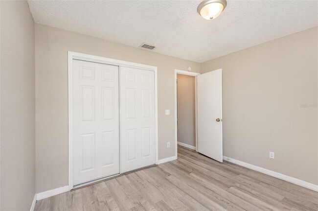 Building Photo - 3846 Long Grove Ln