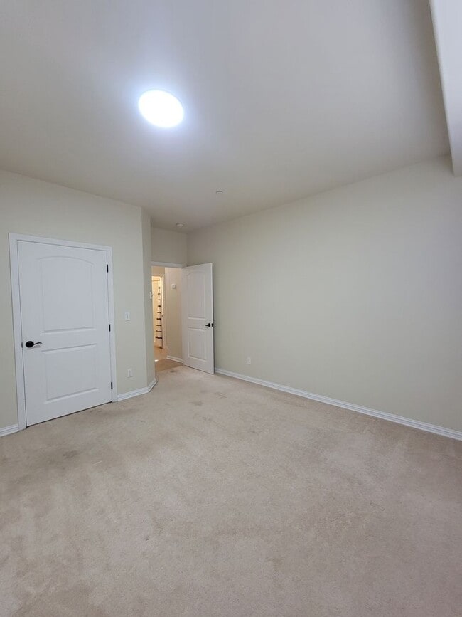 Building Photo - 2603 Plum Ct