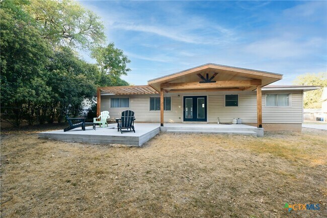 Building Photo - 625 Creek Dr