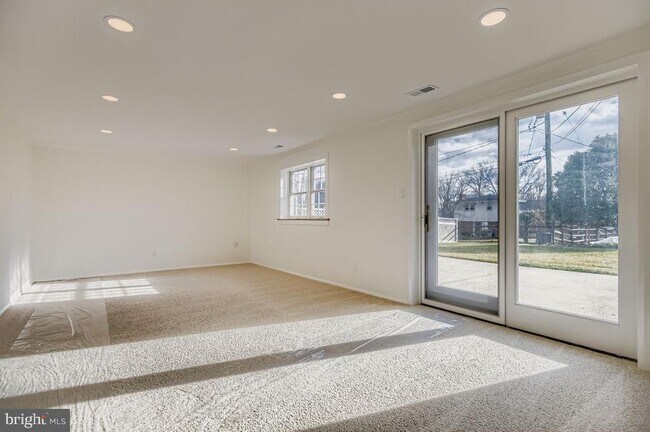 Building Photo - 119 E Padonia Rd