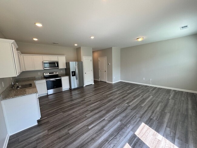 Building Photo - Nice 2/2.5 Townhouse in Cartersville- $1,495