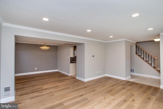 Building Photo - 19 Seton Hill Ct