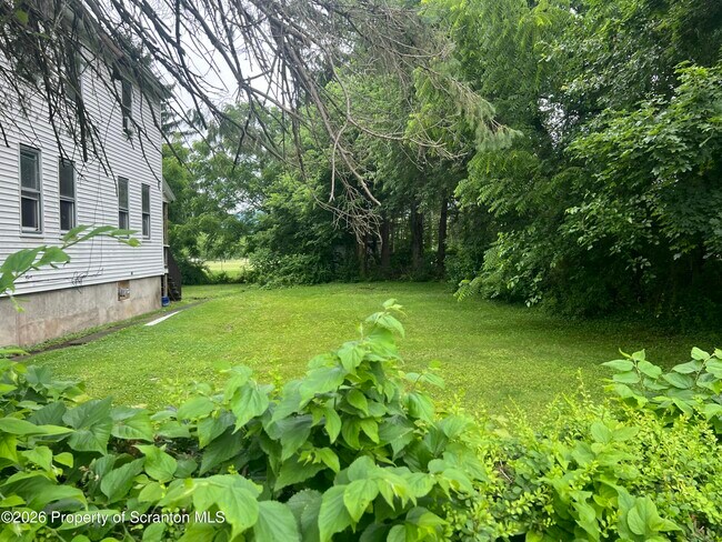 Building Photo - 407 1st St