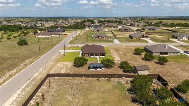 Building Photo - 300 Martin Dr