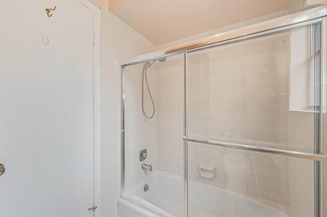 Building Photo - 12815 Ashford Chase Dr