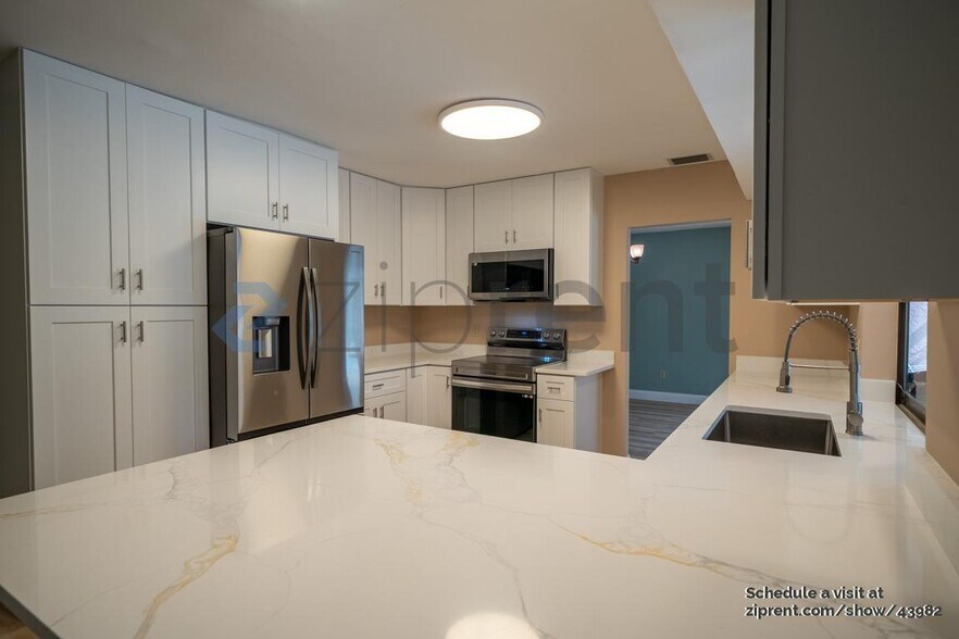 Building Photo - 1774 Whiskey Creek Dr