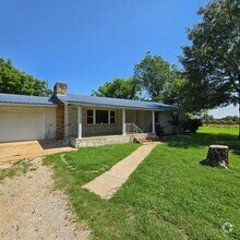 Building Photo - 3 Bed • 1 Bath • Stonework Home in Newark ...
