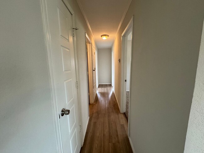 Building Photo - Newly renovated 4 bedroom home! Half off t...