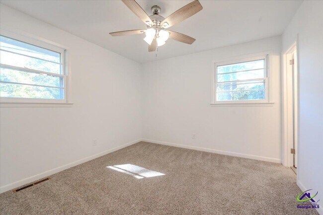 Building Photo - 100 Belmont Dr