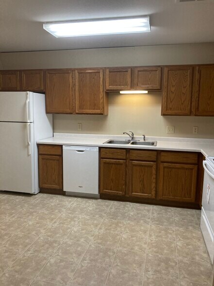 Building Photo - 317 Simonson Rd