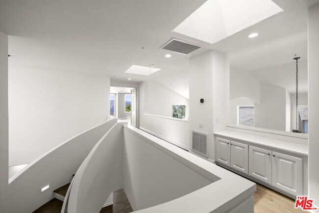 Building Photo - 16648 Cll Arbolada