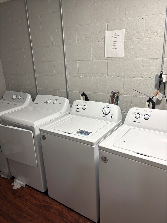 Building Photo - 65 Front St