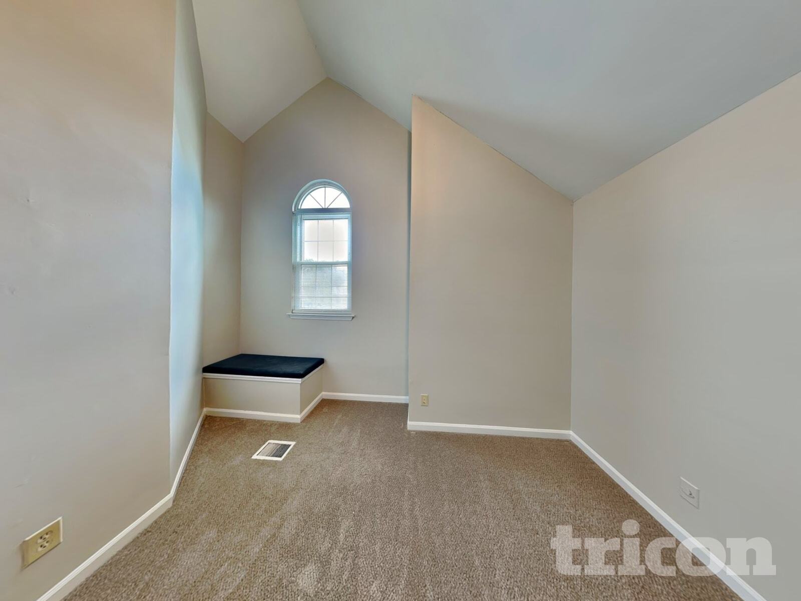 Building Photo - 623 Lockhart Ct NE