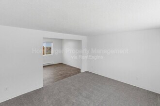 Building Photo - 2011 E Desmet Ave