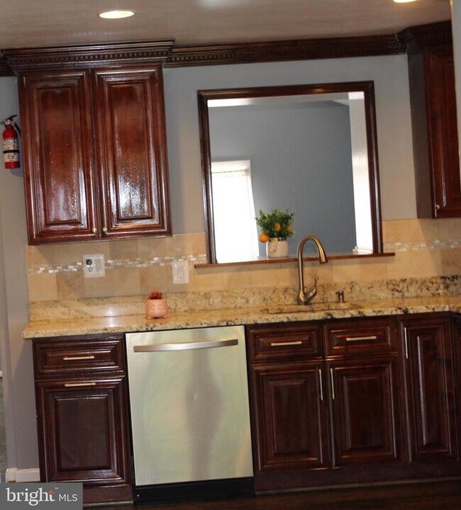 Building Photo - 3808 Delano St