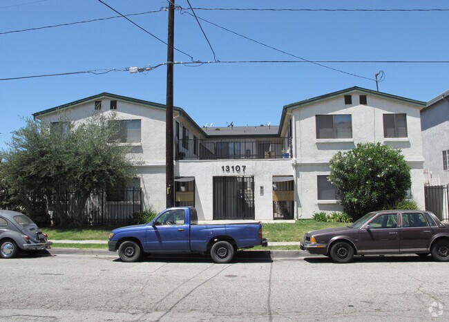 Building Photo - Florwood Apartments
